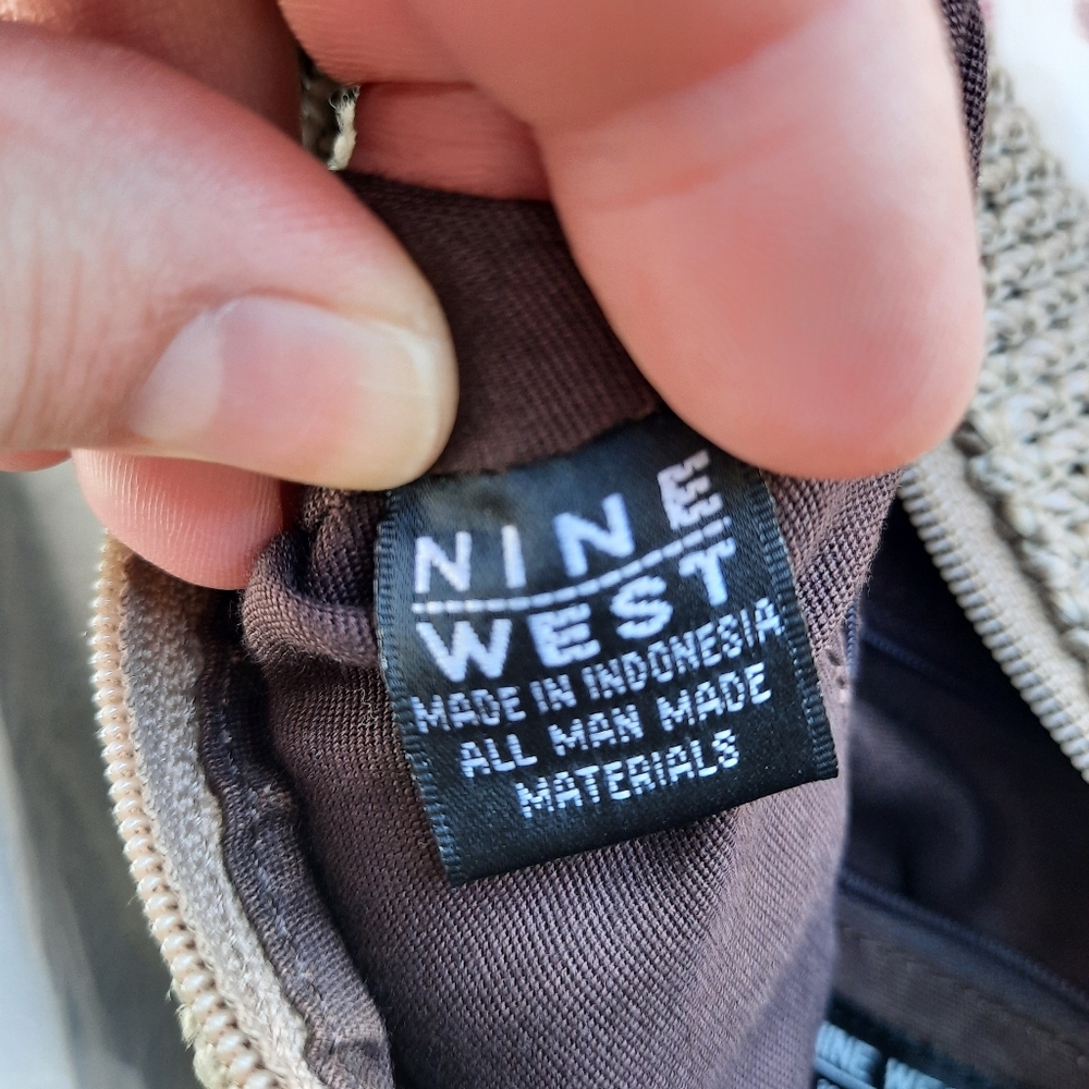 Vintage Y2K Nine West Woven Hobo Shoulder Bag Purse Taupe Retro Boho - Picture 11 of 12